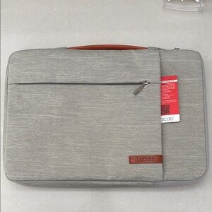 Gray Laptop Bag with Textured Fabric and Durable Design